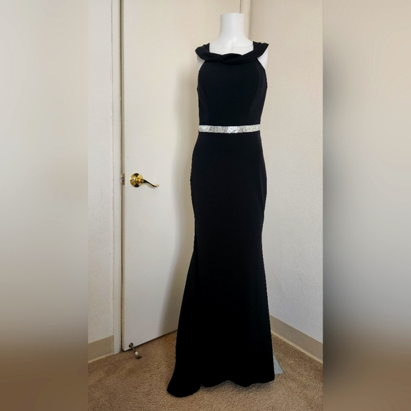 Homecoming/ Prom off shoulder evening gown - Picture 2 of 6